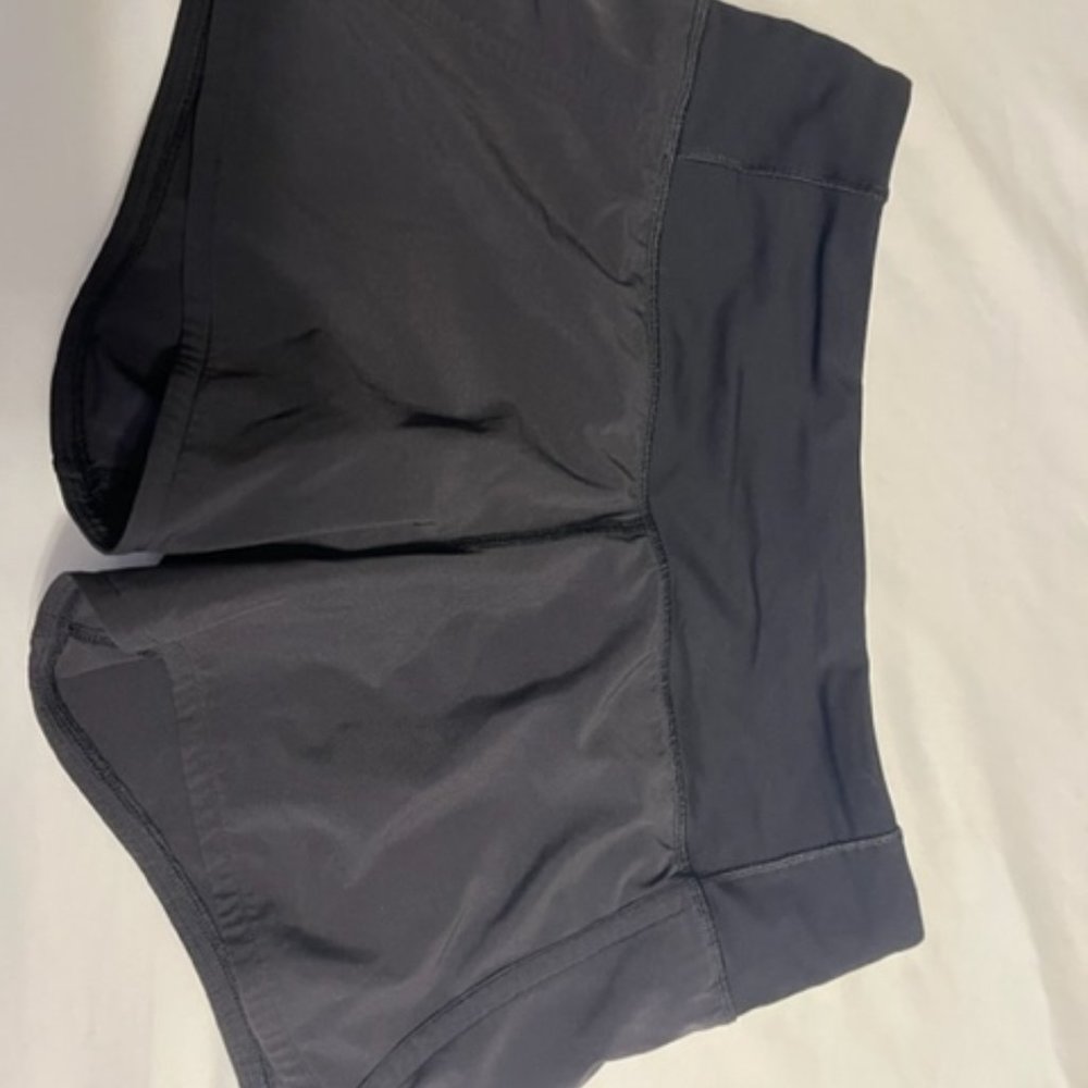 Lululemon black Speed Up shorts